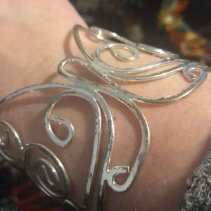 Pretty silver butterfly bracelet 🦋
